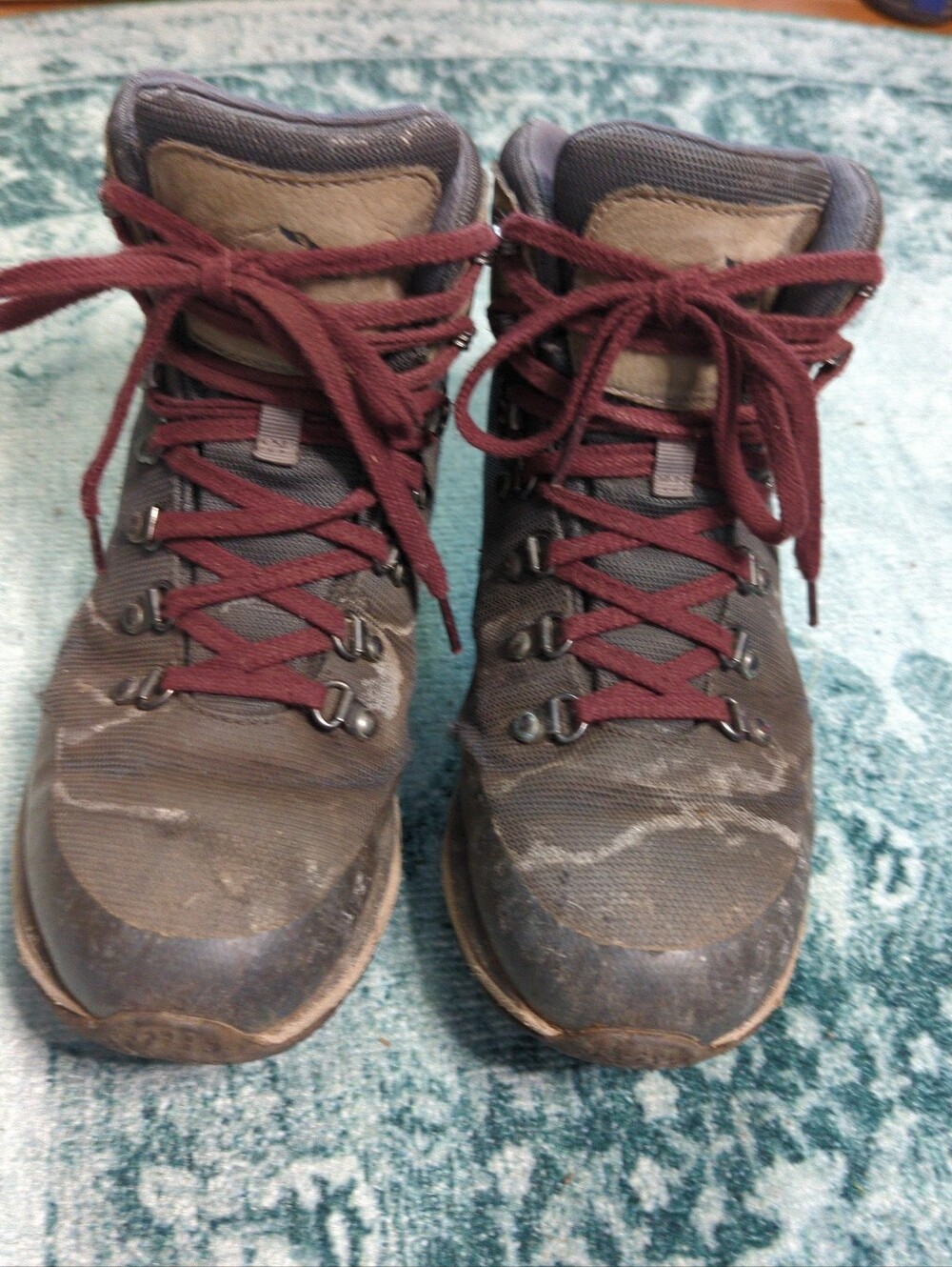Women's L.L.Bean Brown Red Lace Up Boots Size 9